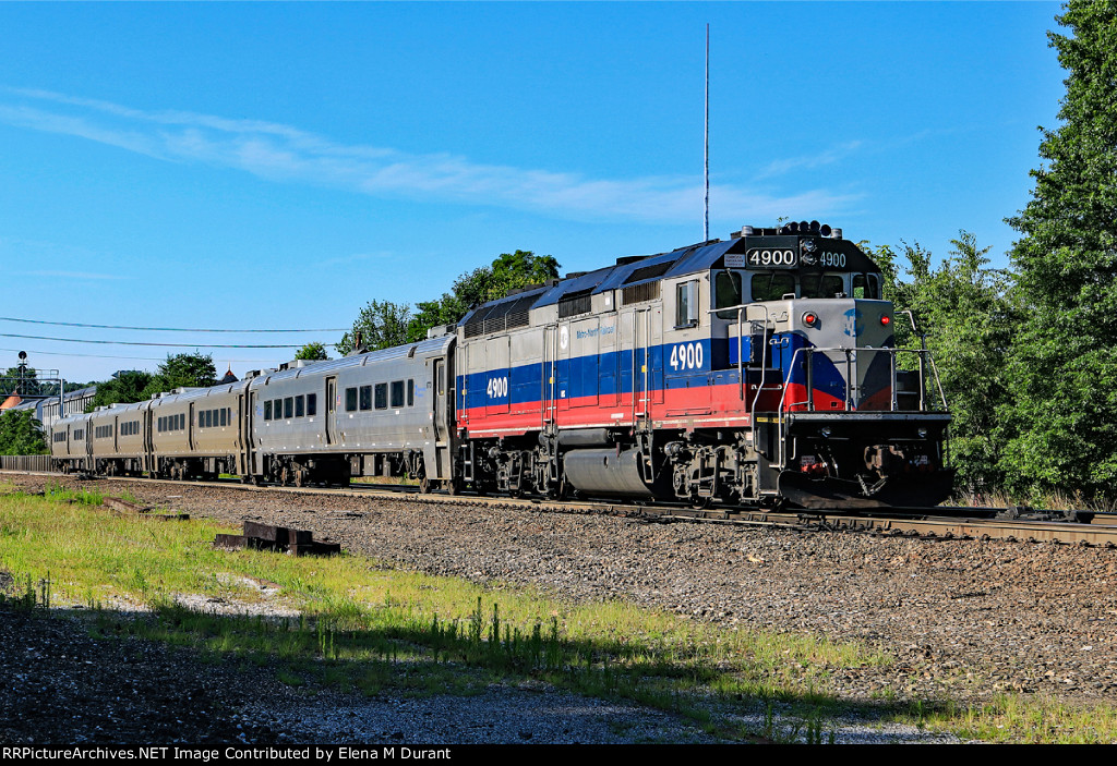 MNCR 4900 on train 54